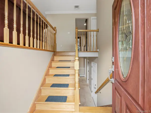 14 Karl CT, Congers, NY 10920