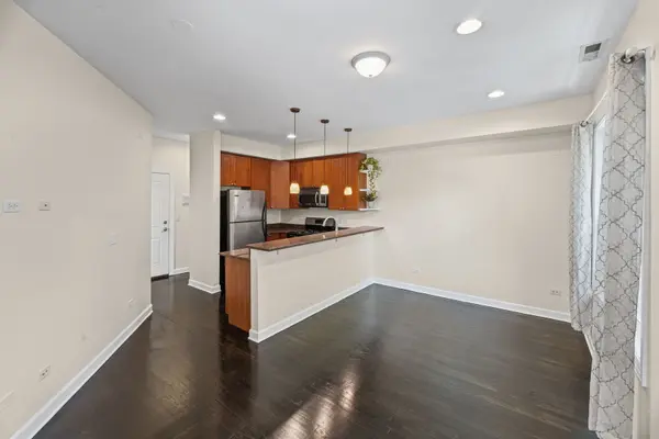 1900 W Byron ST #2, Chicago, IL 60618