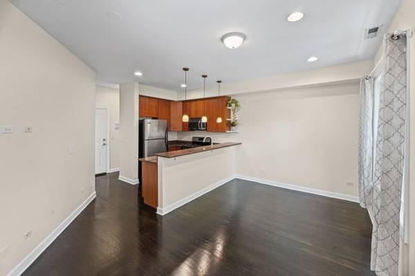 1900 W Byron ST #2, Chicago, IL 60618