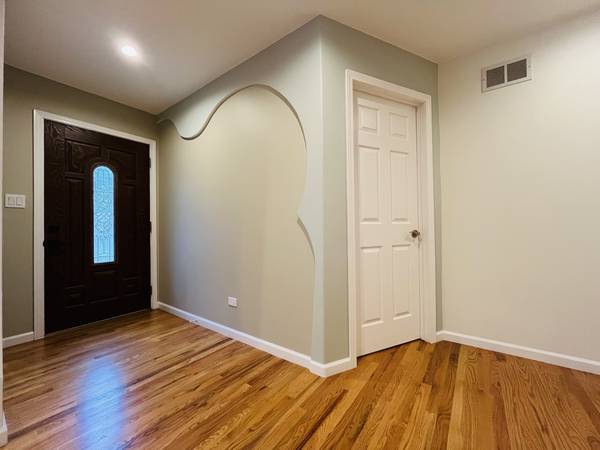 1101 ANTHONY RD, Wheeling, IL 60090
