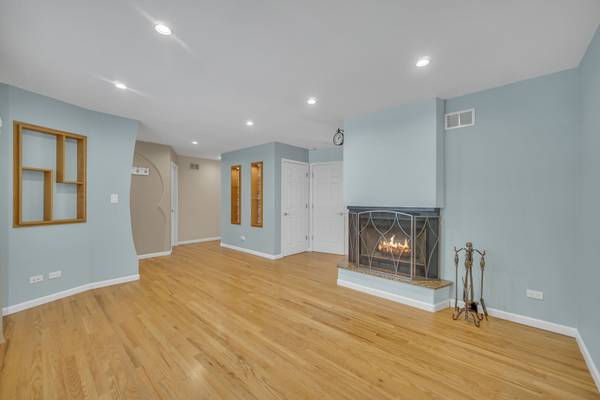 1101 ANTHONY RD, Wheeling, IL 60090