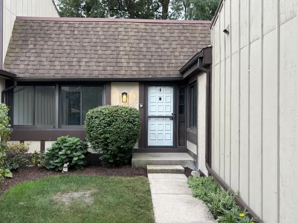166 Cascade DR, Indian Head Park, IL 60525