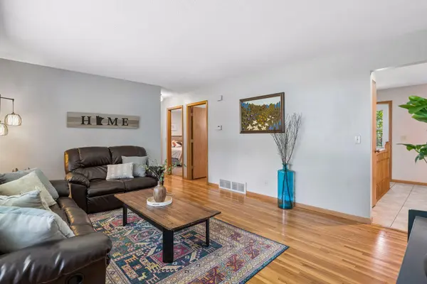 64 99th AVE NW, Coon Rapids, MN 55448
