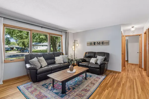 64 99th AVE NW, Coon Rapids, MN 55448
