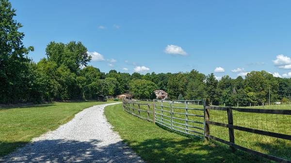 1998 Wingo Way, Goodlettsville, TN 37072
