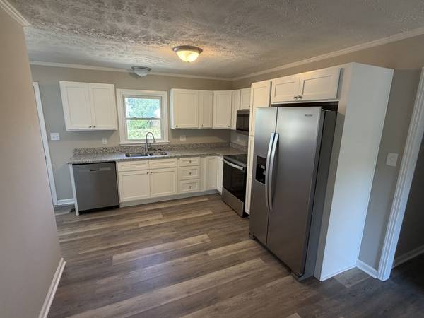 2118 Lambert Dr, Westmoreland, TN 37186