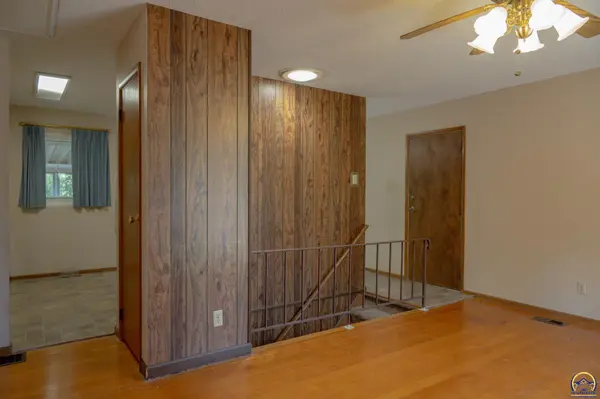 3811 SE Fremont St, Topeka, KS 66609