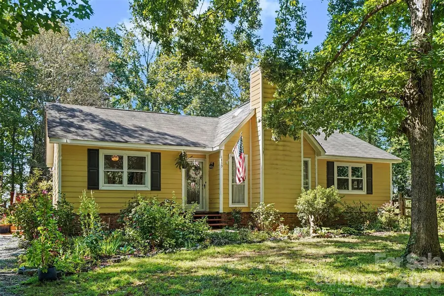 1419 Parkside DR, Wesley Chapel, NC 28110