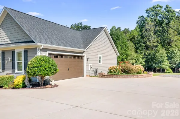 1928 Cordia CIR, Newton, NC 28658
