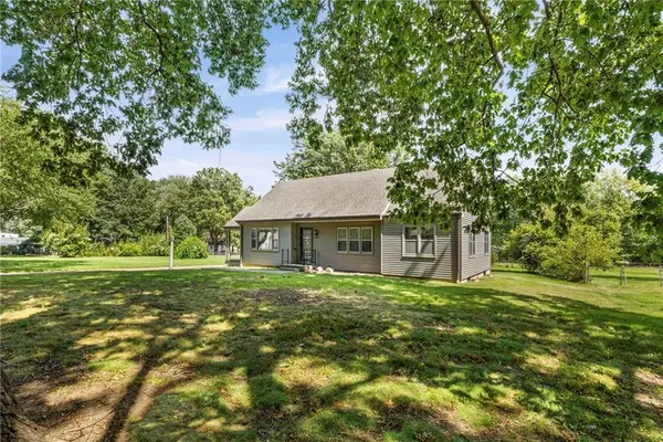 12811 10th ST, Grandview, MO 64030