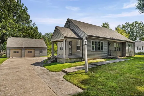 12811 10th ST, Grandview, MO 64030