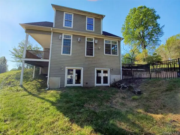 11 Hedges RD, Warwick, NY 10990