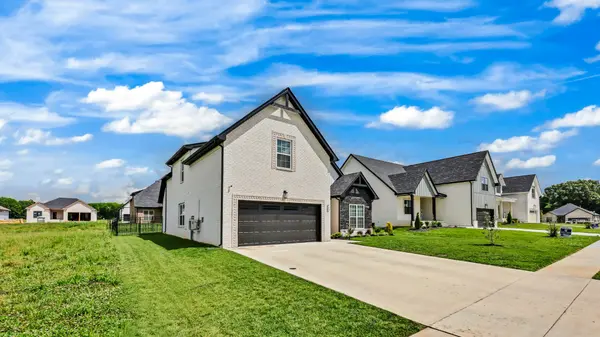 117 Aspen Pine Dr, Clarksville, TN 37043