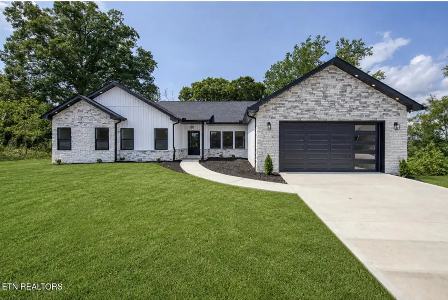 3259 Sandpiper Court, Kodak, TN 37764