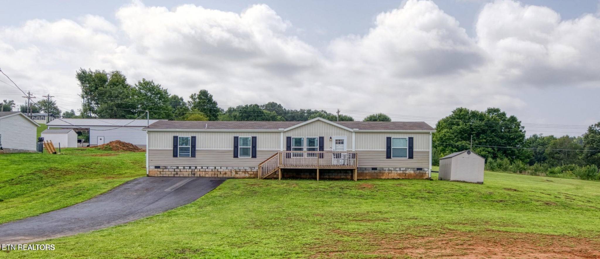 435 Barry Cove, Dandridge, TN 37725