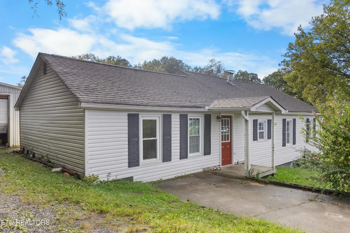 4854 Co Op Rd, Rockford, TN 37853