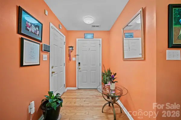 8721 Brookstead Meadow CT, Charlotte, NC 28215