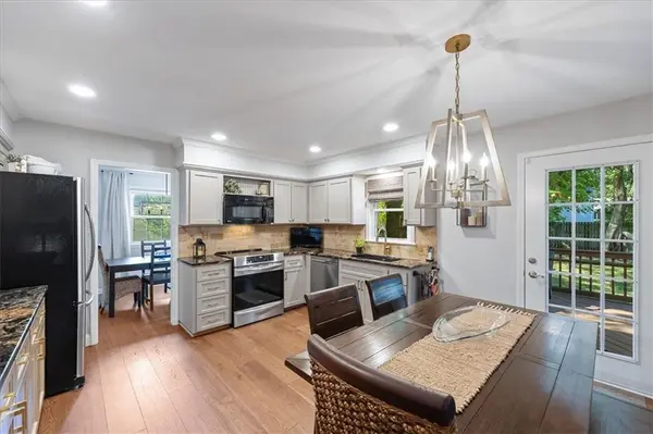 1728 E Sleepy Hollow DR, Olathe, KS 66062