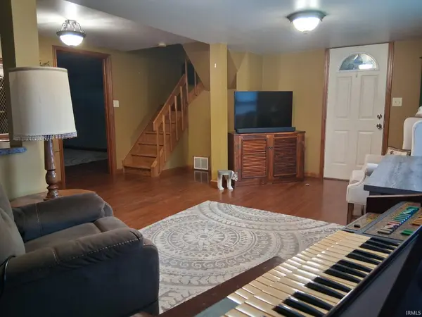 9615 N Steinbarger Lake DR, Wawaka, IN 46794-9616