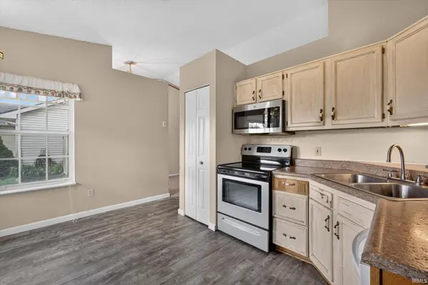 7610 Saddlewood DR, Fort Wayne, IN 46825-3042