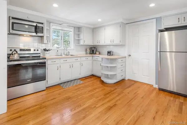 211 Longneck BLVD, Riverhead, NY 11901