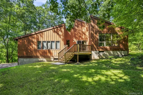 90 Highland AVE, Marlboro, NY 12542