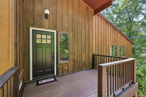 90 Highland AVE, Marlboro, NY 12542