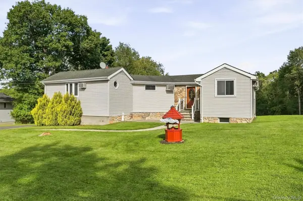 48 Lake Side DR, New Windsor, NY 12553