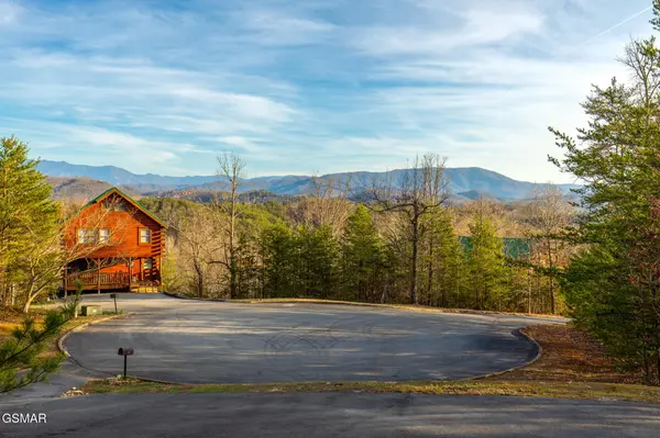 1435 Zachary Thomas Lane, Sevierville, TN 37876