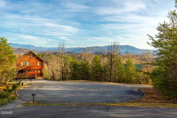 1435 Zachary Thomas Lane, Sevierville, TN 37876