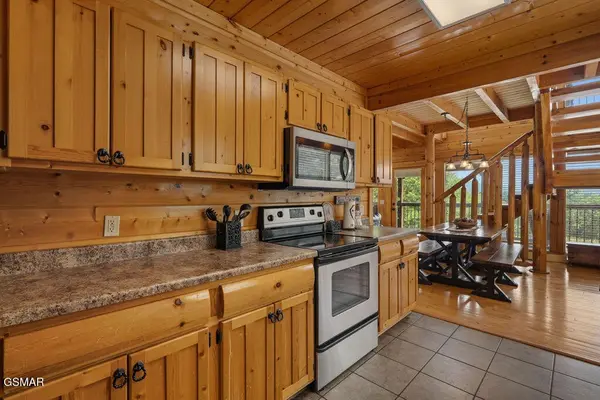 1435 Zachary Thomas Lane, Sevierville, TN 37876
