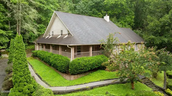 3012 Roaring Creek Way, Sevierville, TN 37862