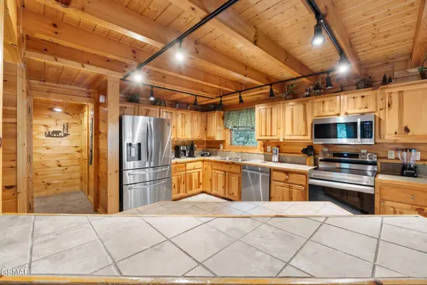 4420 Shangrila Way, Sevierville, TN 37876