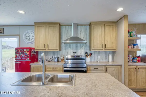 435 Barry Cove, Dandridge, TN 37725