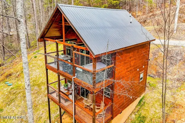 1614 Lake Drive, Gatlinburg, TN 37738
