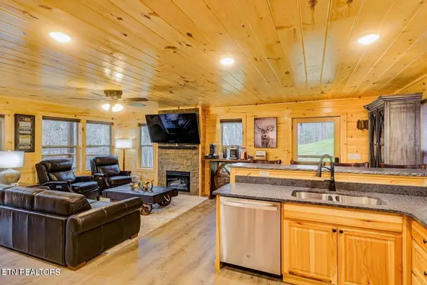 1614 Lake Drive, Gatlinburg, TN 37738