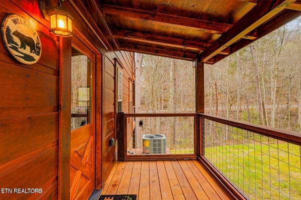 1614 Lake Drive, Gatlinburg, TN 37738