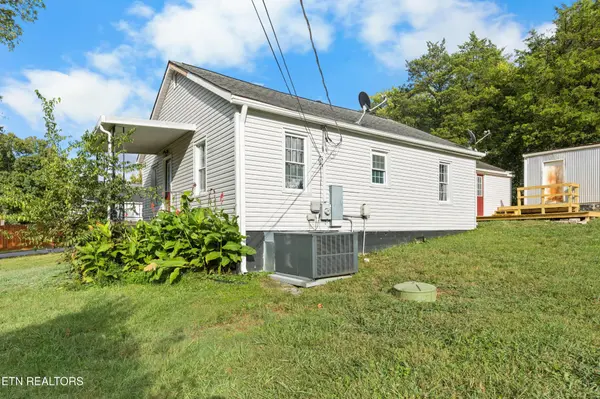 4854 Co Op Rd, Rockford, TN 37853
