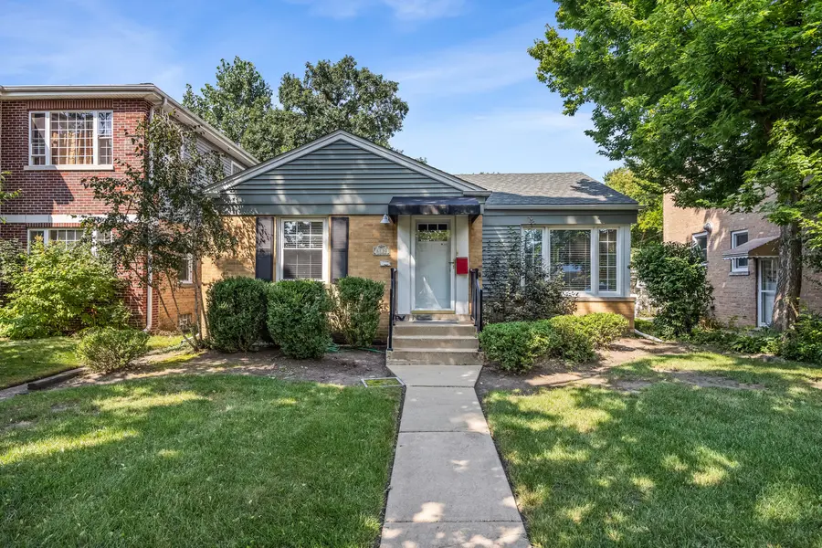 8130 Kilbourn AVE, Skokie, IL 60076