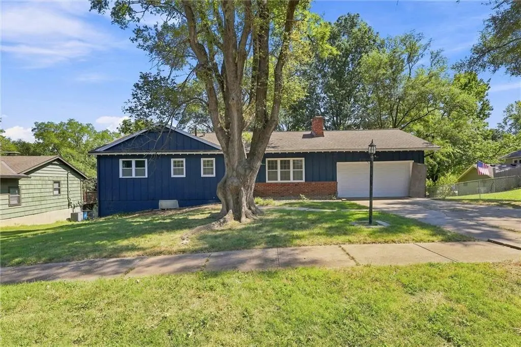 10007 Tracy AVE, Kansas City, MO 64131