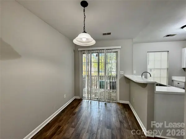 6354 Windsor Gate LN, Charlotte, NC 28215