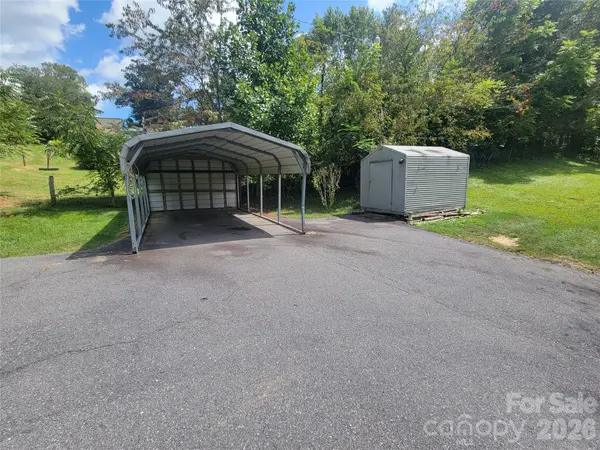 204 Kudzu LOOP, Waynesville, NC 28786