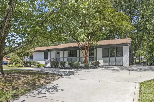 614 S Magnolia ST, Mooresville, NC 28115