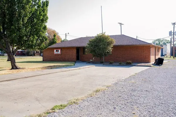 401 Washington AVE, Altamont, KS 67330