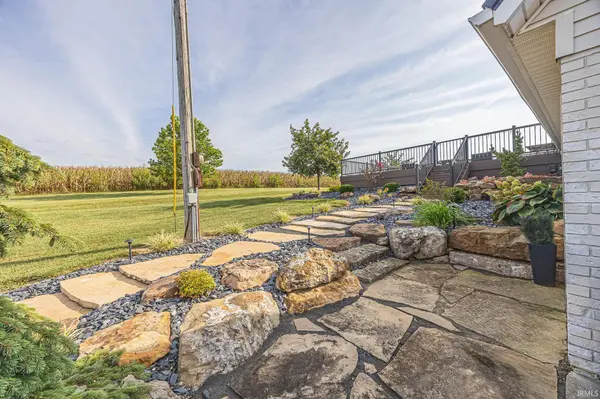 1686 W 47th ST, Jasper, IN 47546