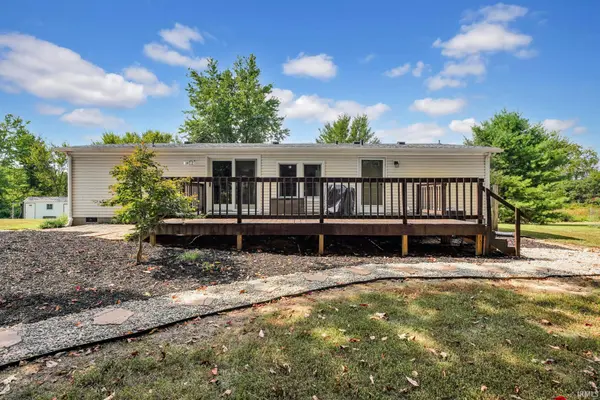 7433 Ogle RD, Freetown, IN 47235