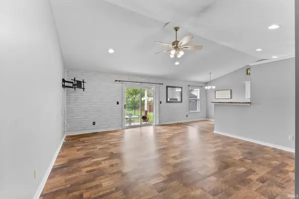 802 Allendale DR, Seymour, IN 47274-4704