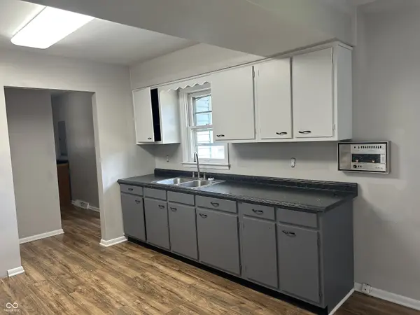 404 E Minary LN, Greensburg, IN 47240