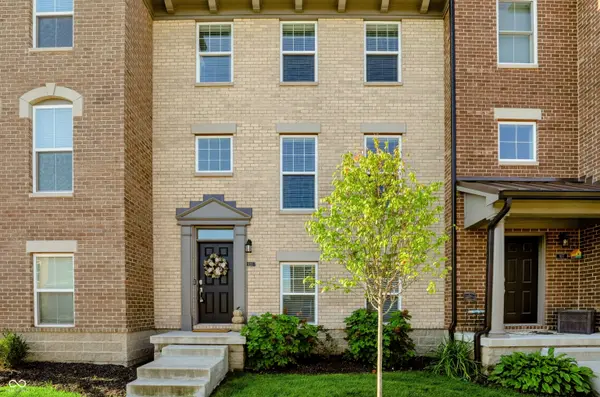 933 Yorkshire LN, Zionsville, IN 46077