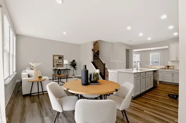 933 Yorkshire LN, Zionsville, IN 46077